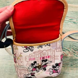 Dooney&Bourke Downtown Mickey&Minnie crossbody